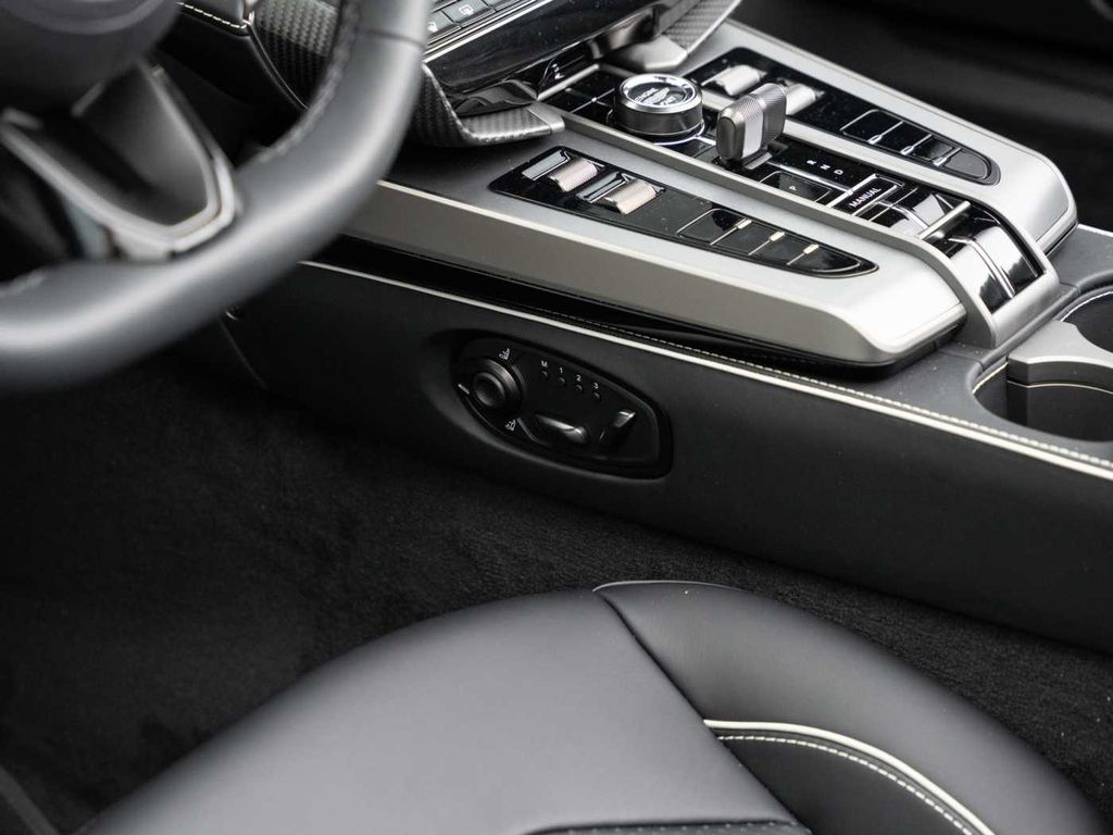 Aston Martin Vanquish