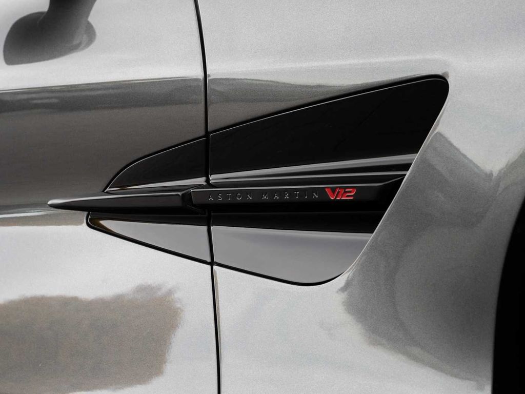 Aston Martin Vanquish