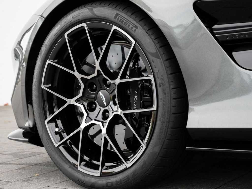 Aston Martin Vanquish