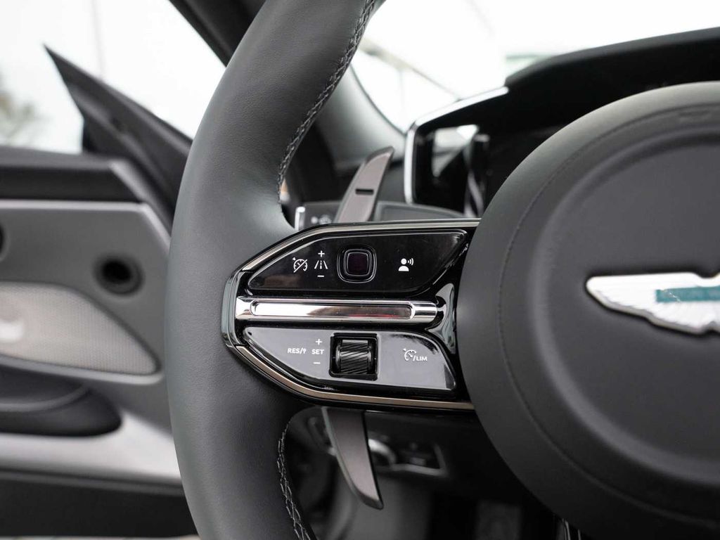 Aston Martin Vanquish