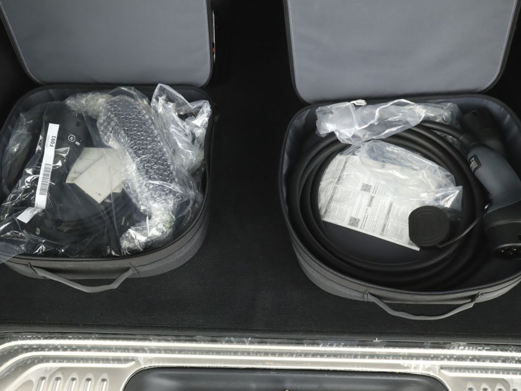 Mercedes-Benz EQV 2025