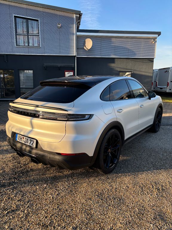 Porsche Cayenne 2025