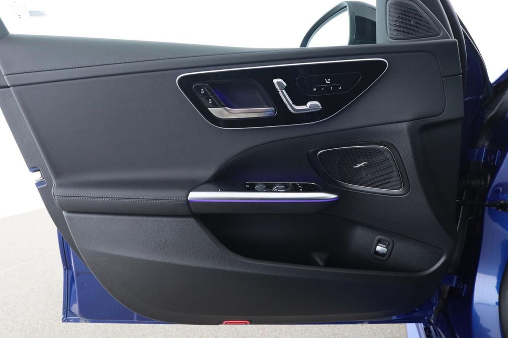 Mercedes-Benz C 200 2025