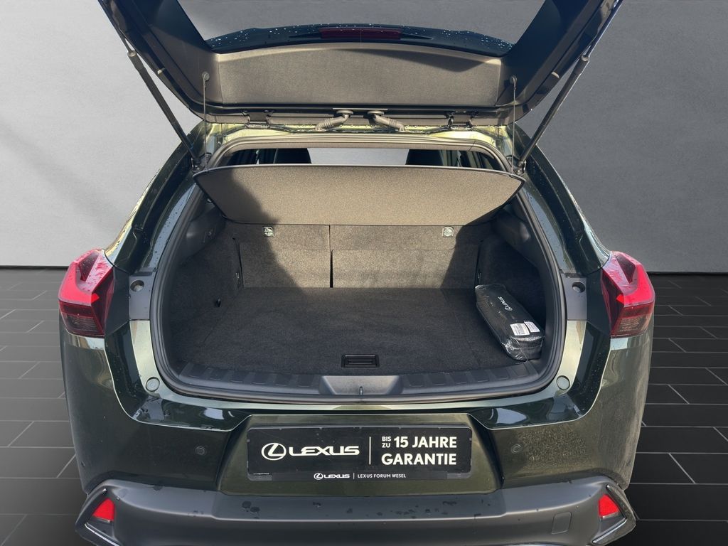 Lexus UX 2023