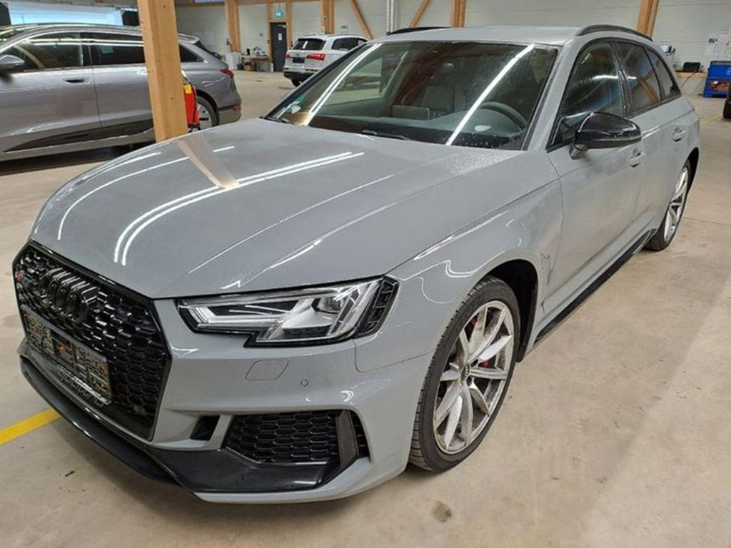 Audi RS4 2019