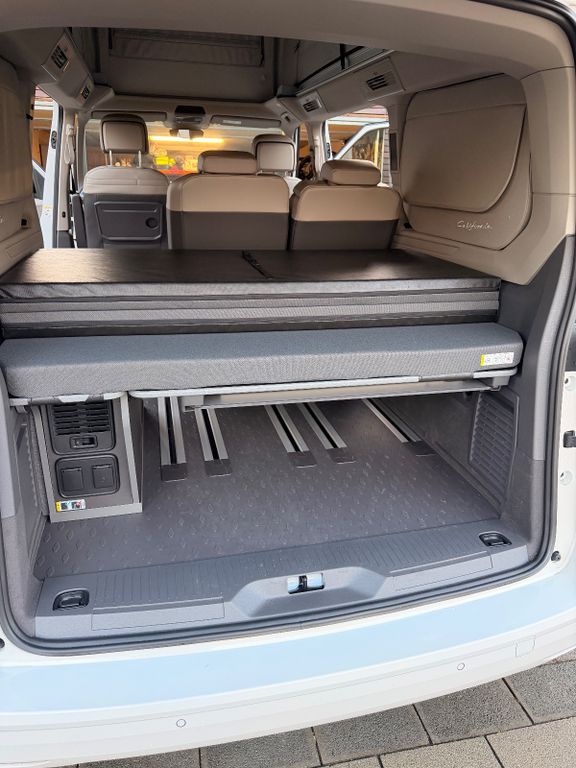 Volkswagen T7 California 2025