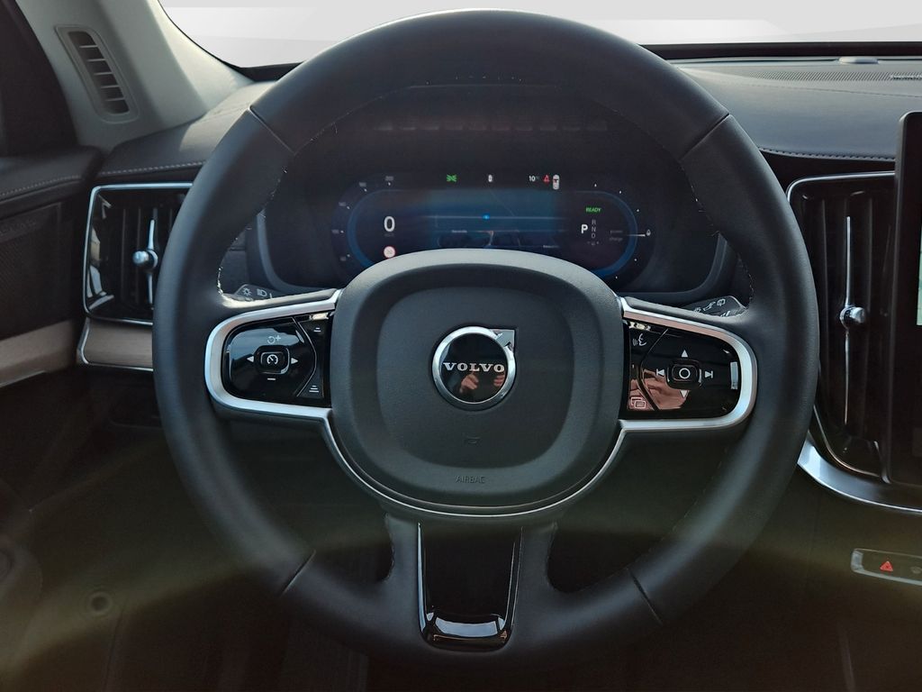 Volvo XC90 2025