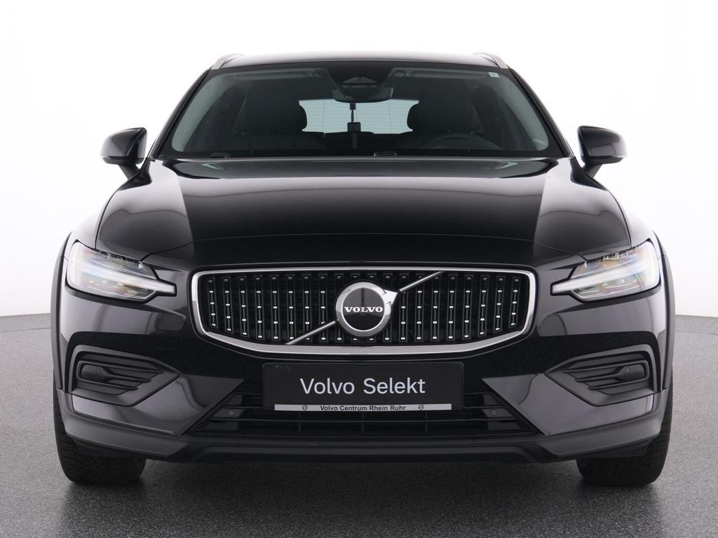 Volvo V60 Cross Country 2023