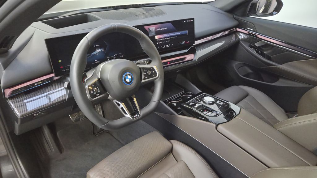 BMW i5 2025