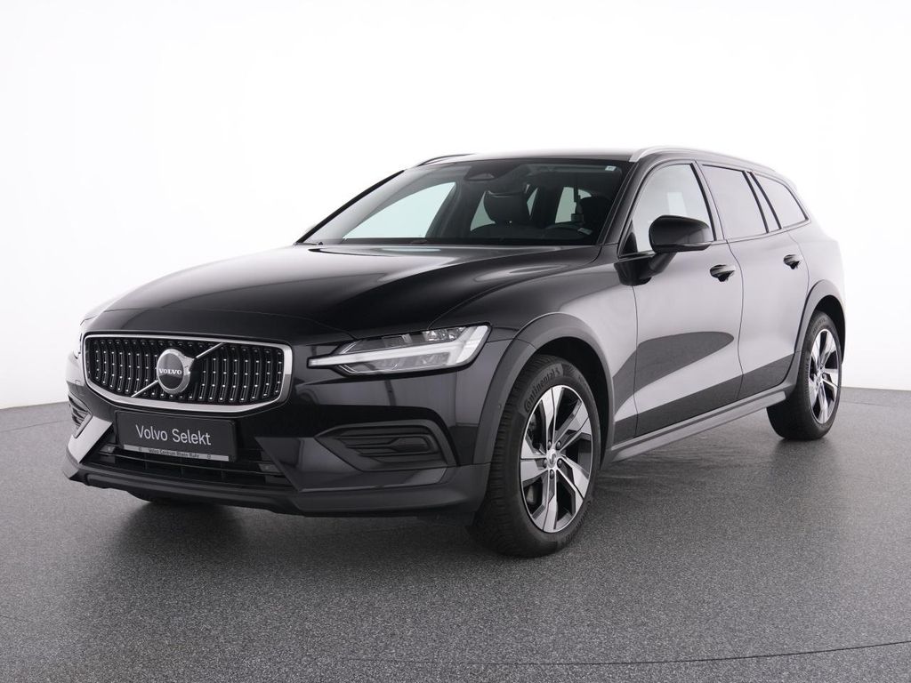 Volvo V60 Cross Country 2023