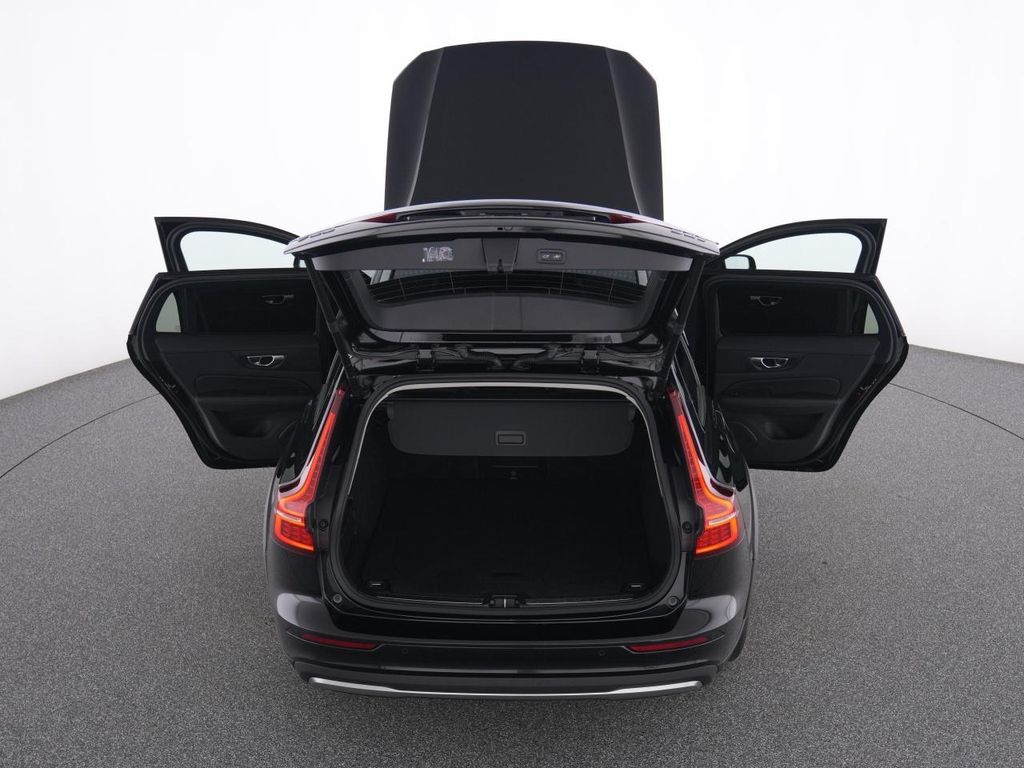 Volvo V60 Cross Country 2023