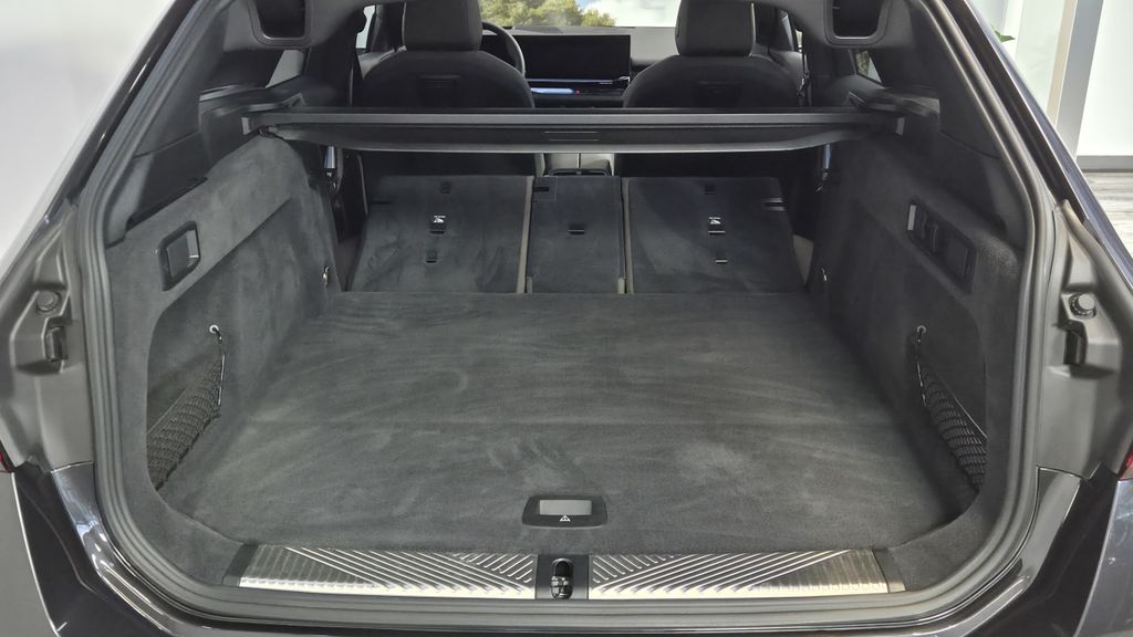 BMW i5 2025