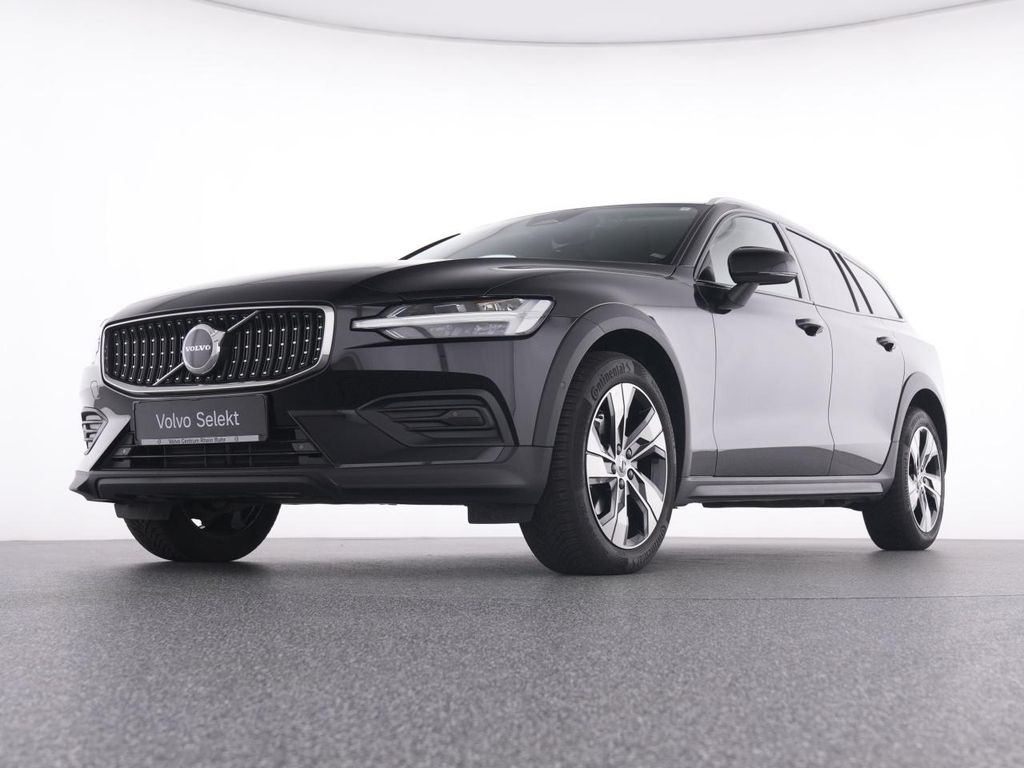 Volvo V60 Cross Country 2023