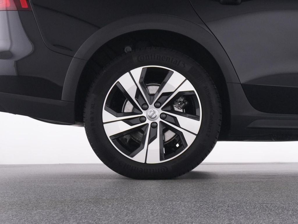 Volvo V60 Cross Country 2023
