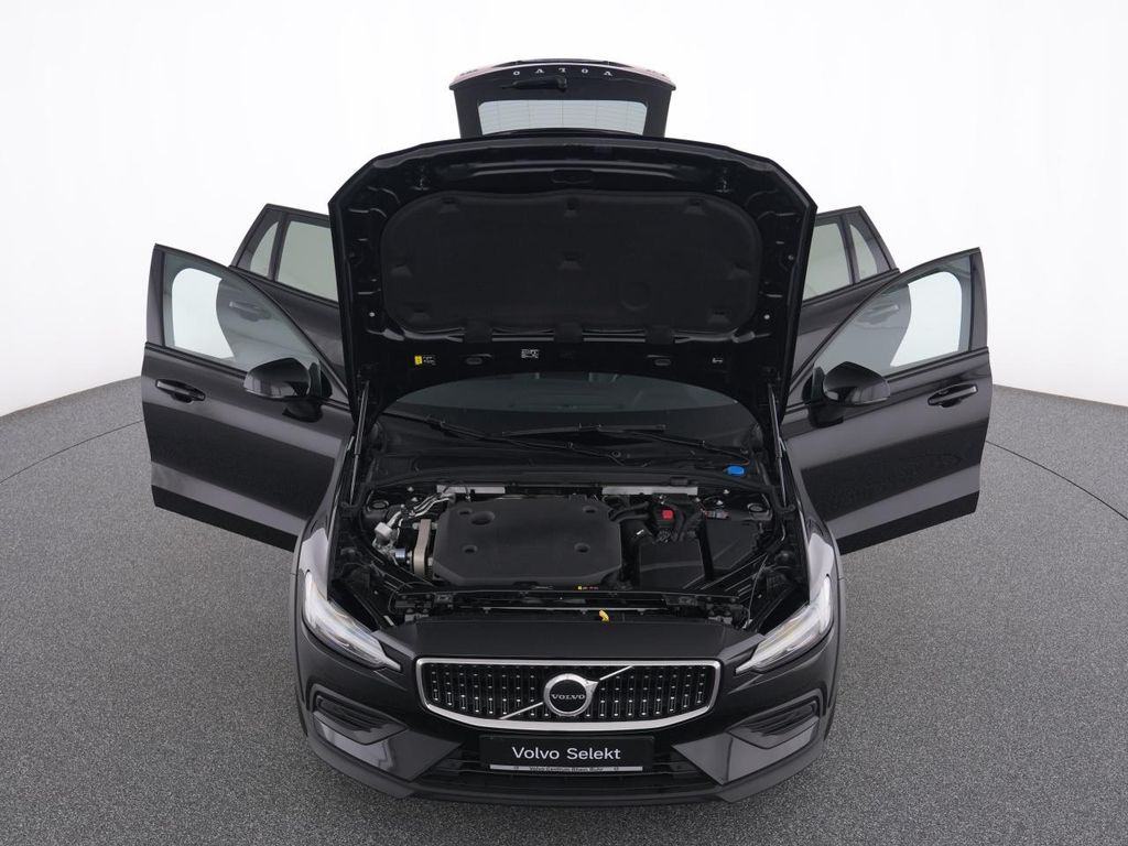 Volvo V60 Cross Country 2023