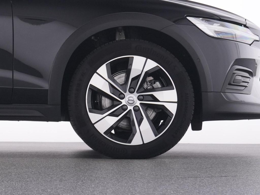 Volvo V60 Cross Country 2023