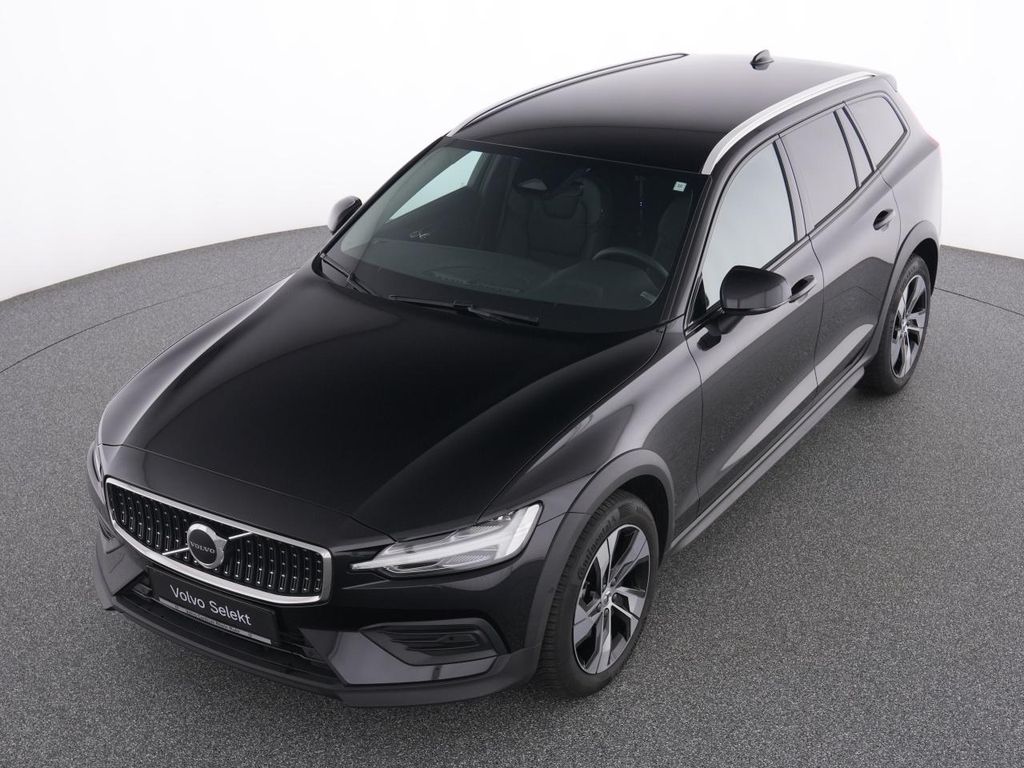 Volvo V60 Cross Country 2023