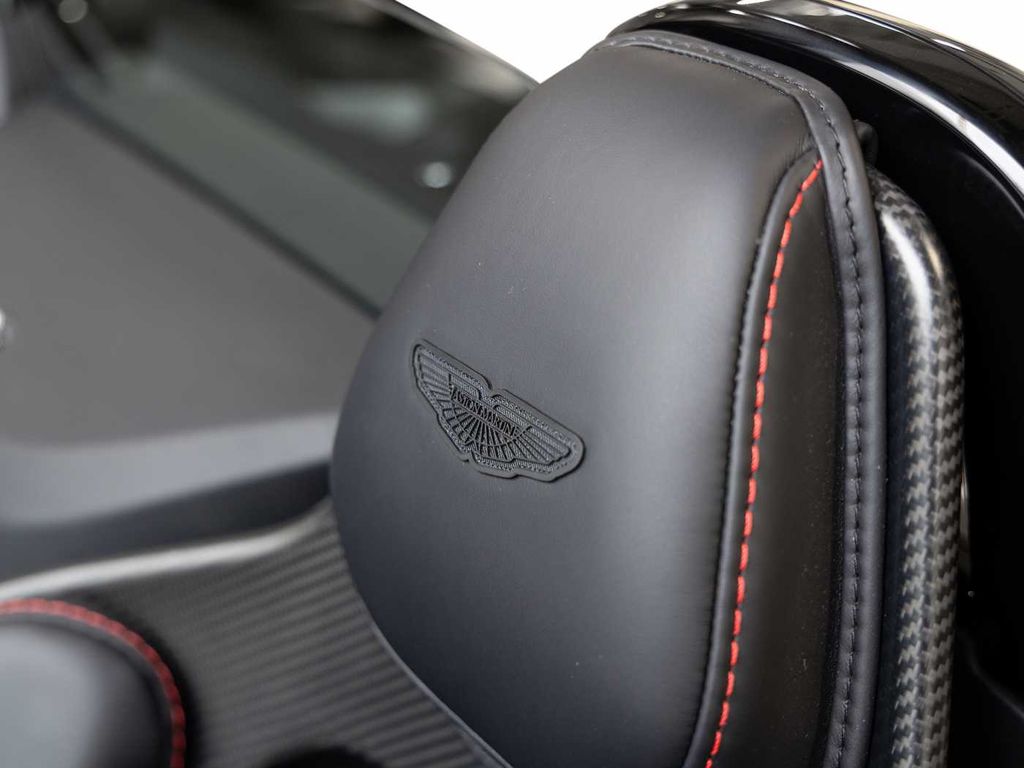 Aston Martin V12 Vantage 2023