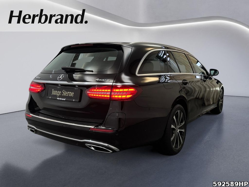 Mercedes-Benz E 300 2022