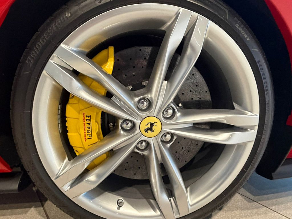 Ferrari 296 GTS 2025