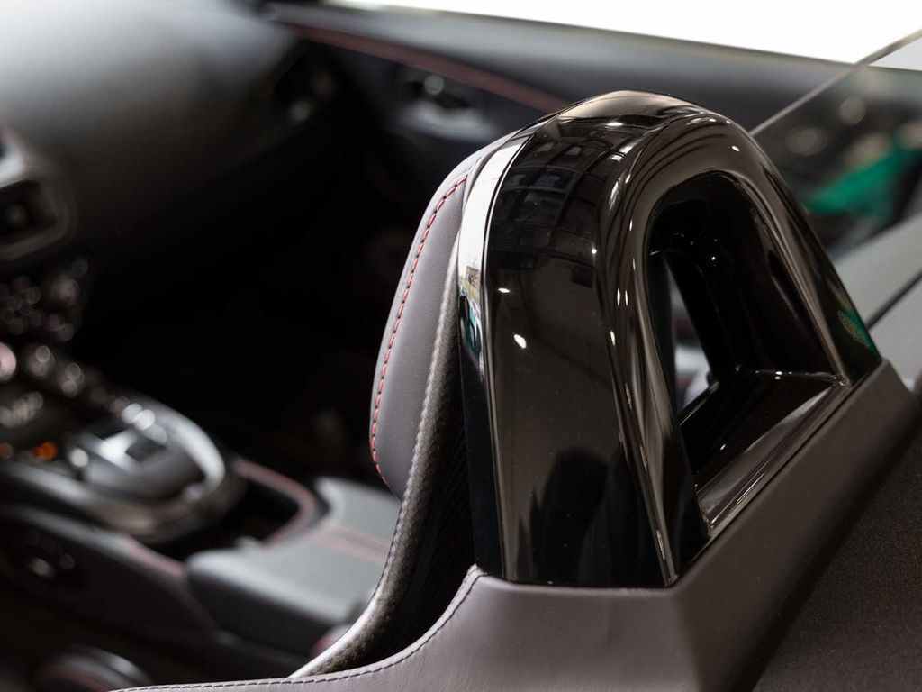 Aston Martin V12 Vantage 2023