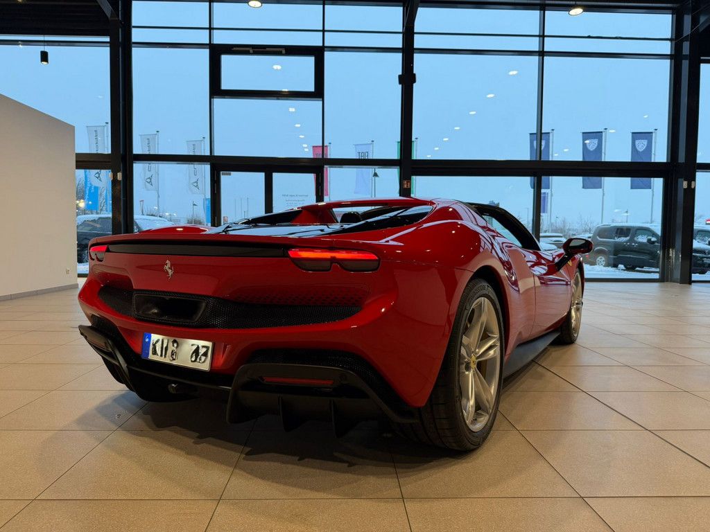 Ferrari 296 GTS 2025