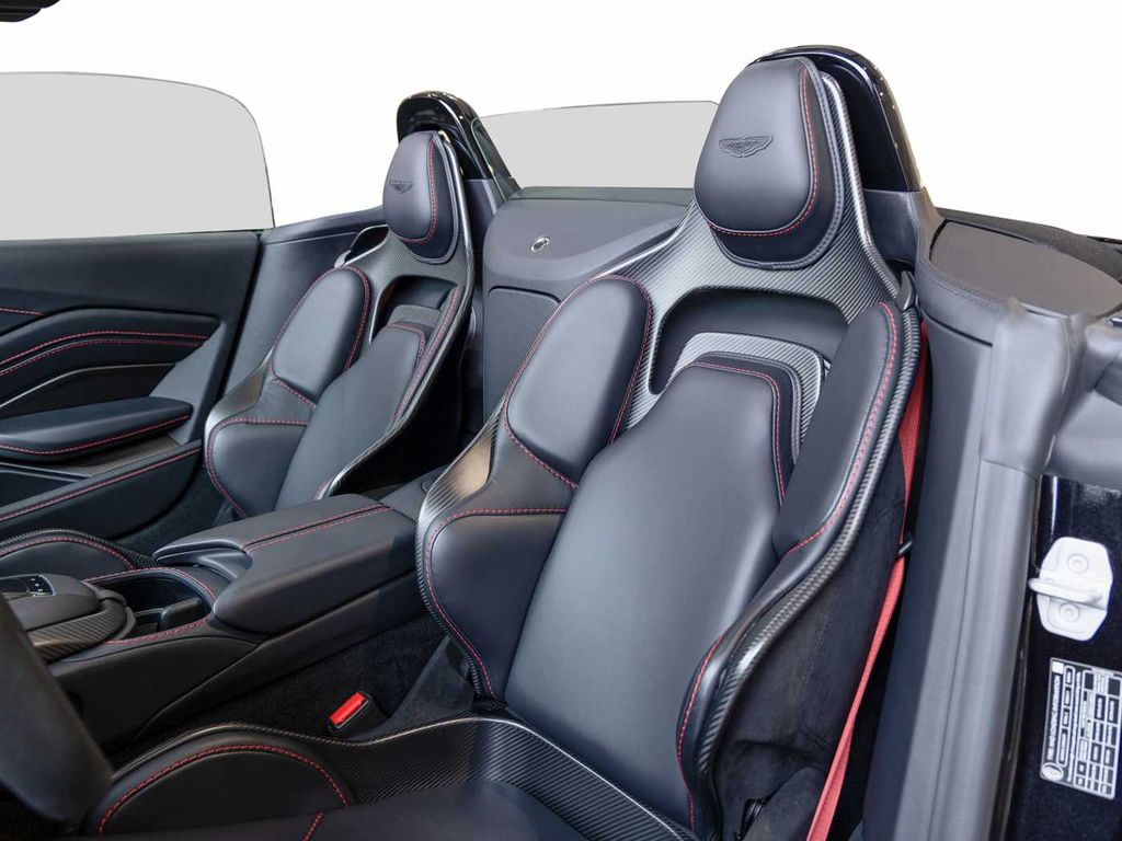 Aston Martin V12 Vantage 2023