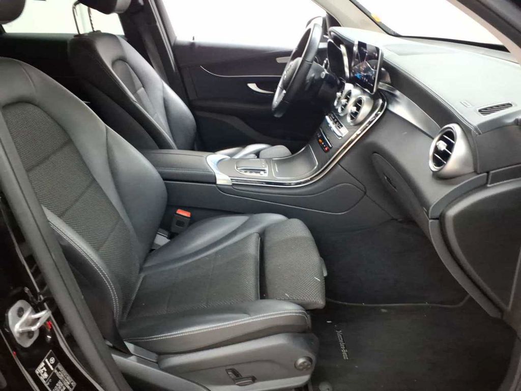 Mercedes-Benz GLC 300 2021