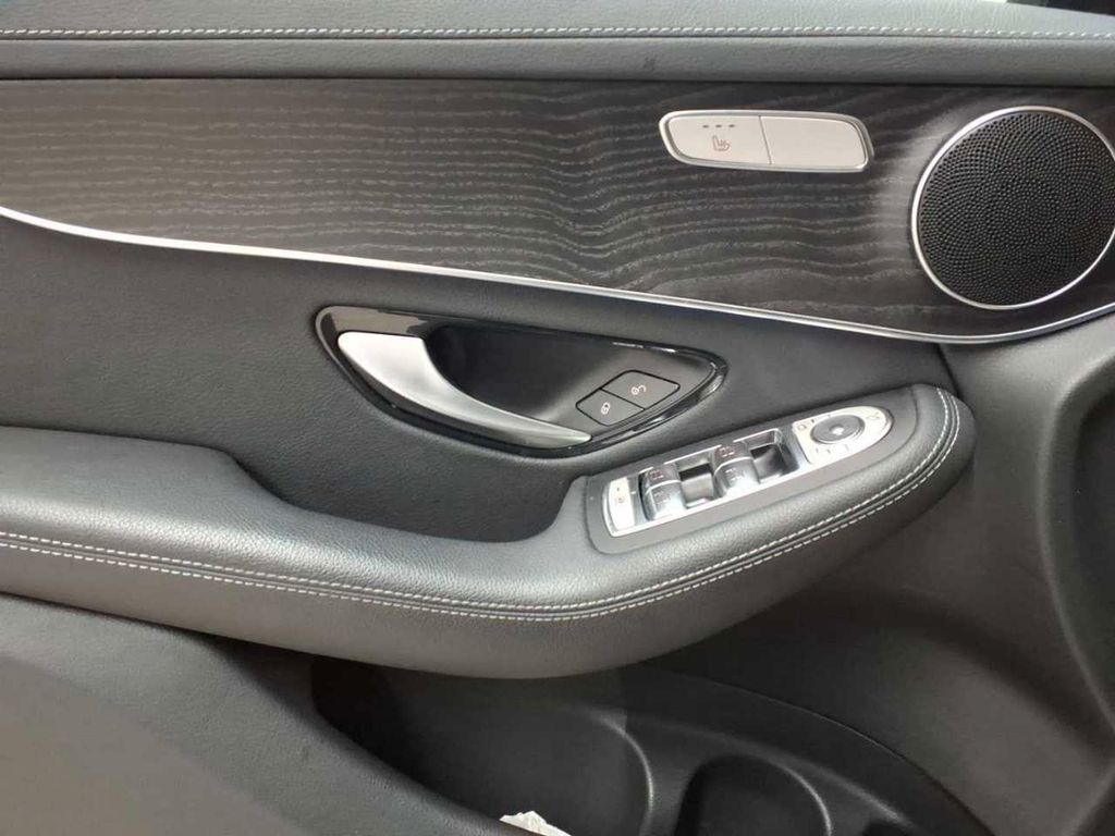 Mercedes-Benz GLC 300 2021