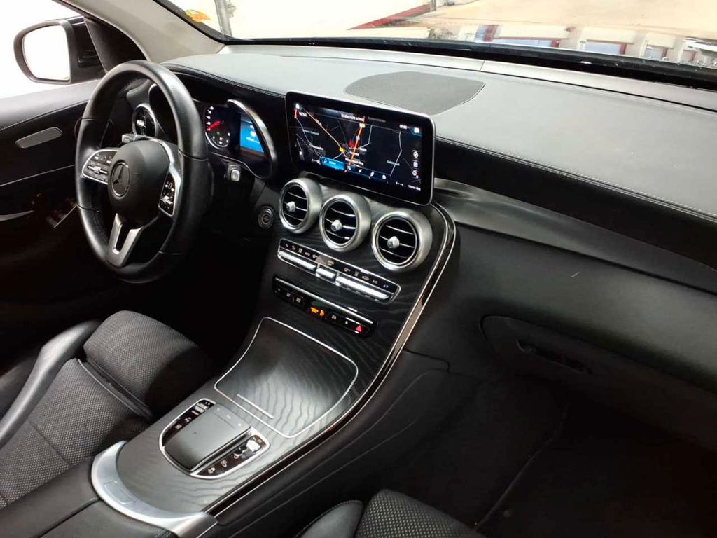 Mercedes-Benz GLC 300 2021