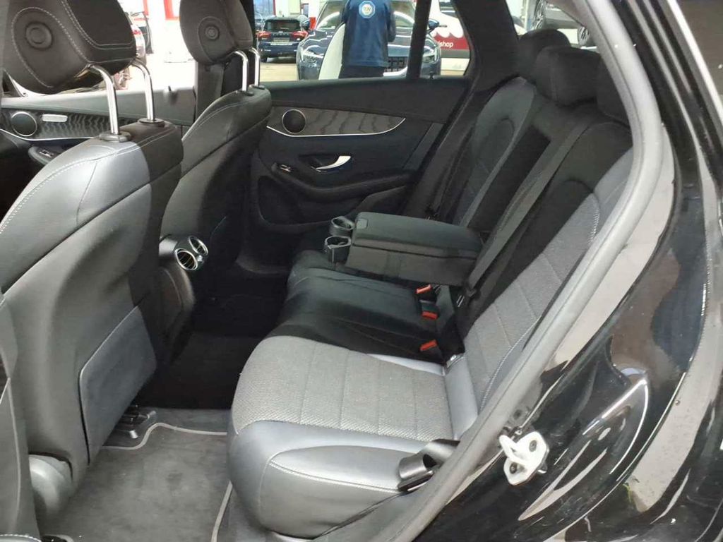 Mercedes-Benz GLC 300 2021