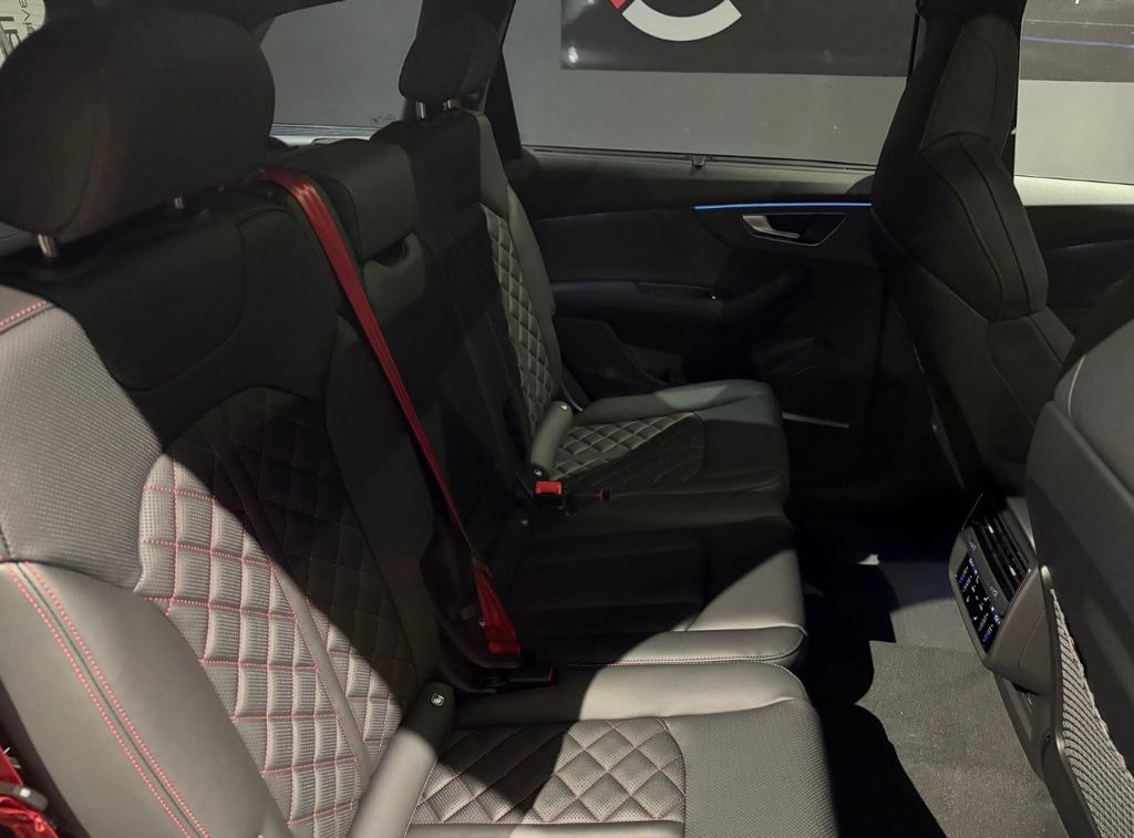 Audi SQ7 2025