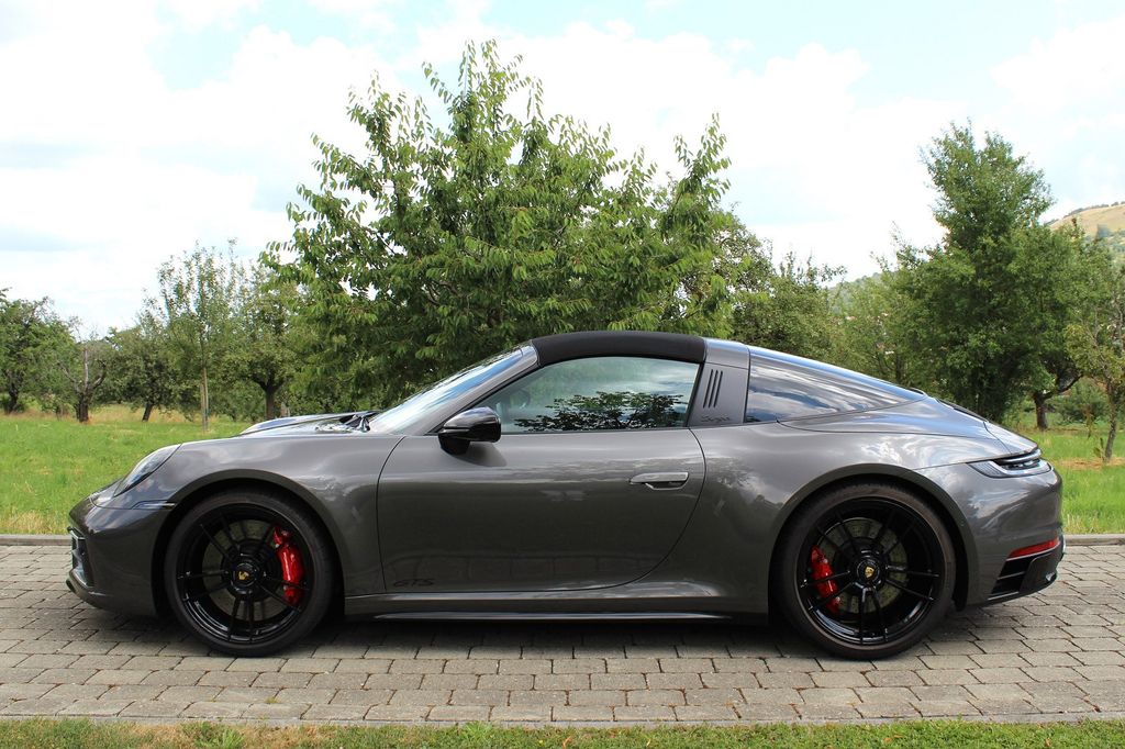 Porsche 992 2024