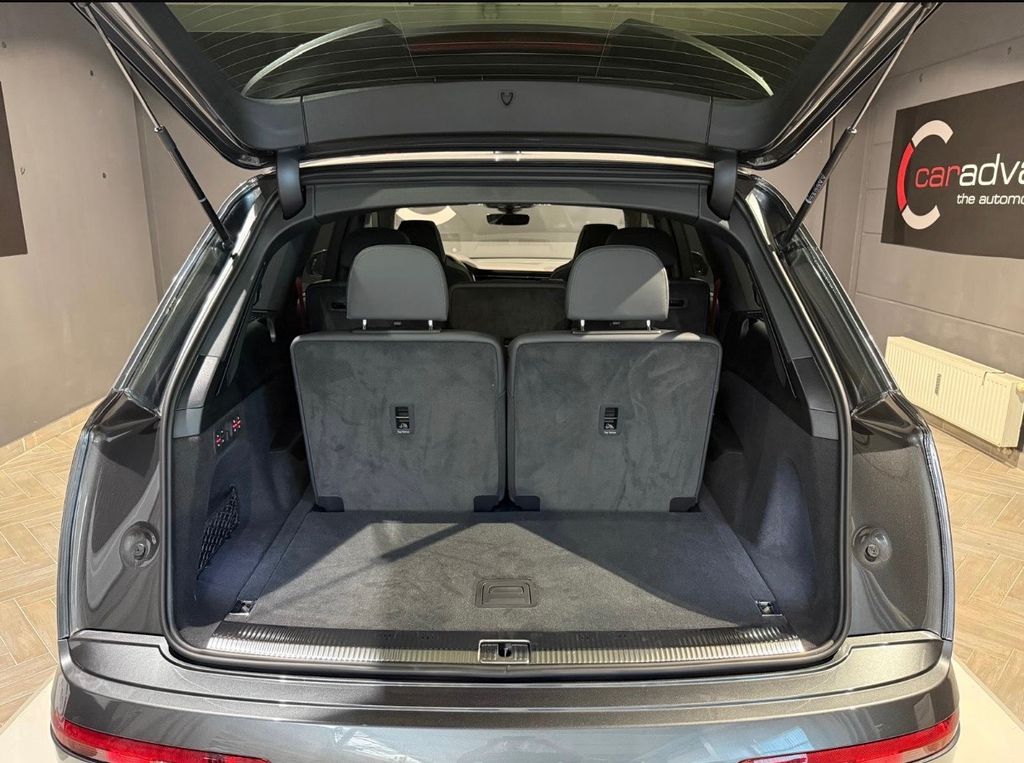 Audi SQ7 2025