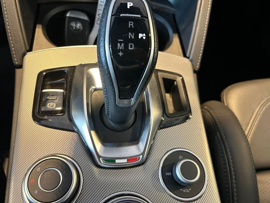 Alfa Romeo Stelvio 2024