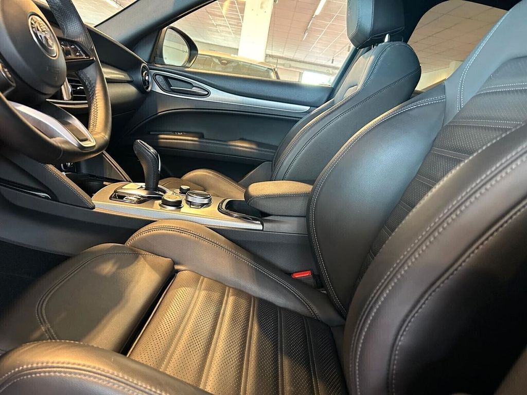 Alfa Romeo Stelvio 2024