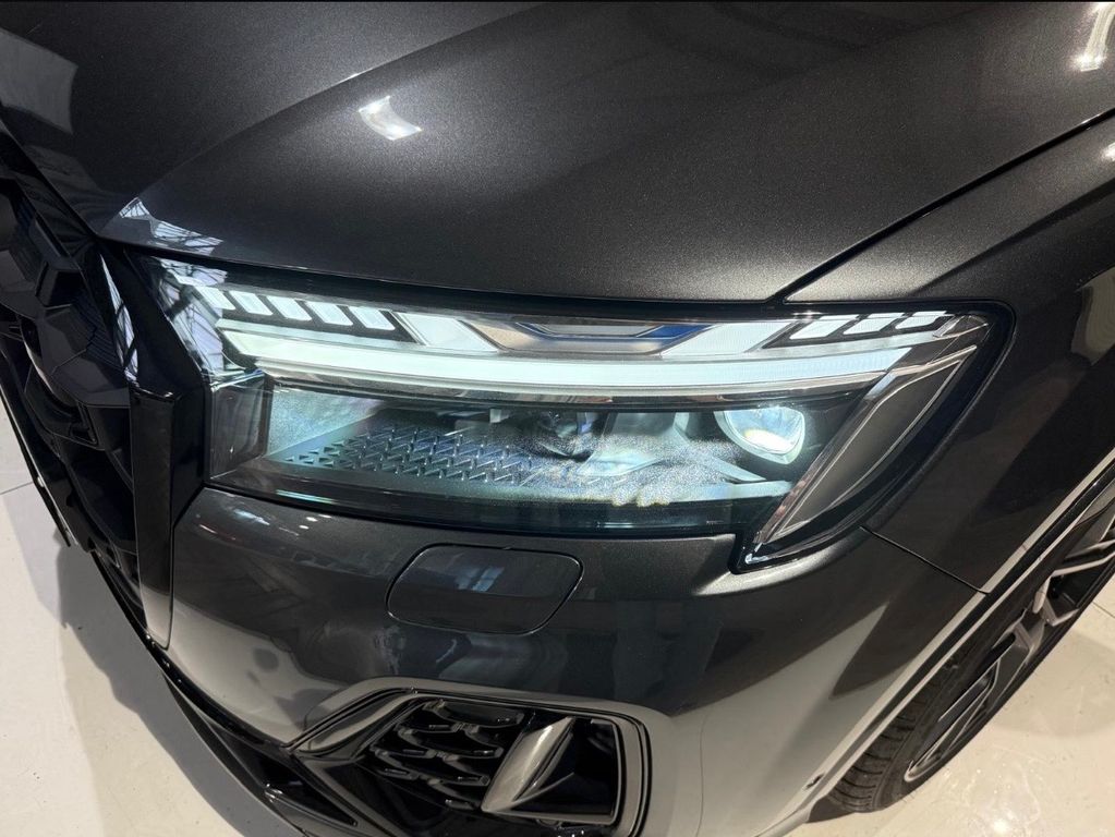 Audi SQ7 2025