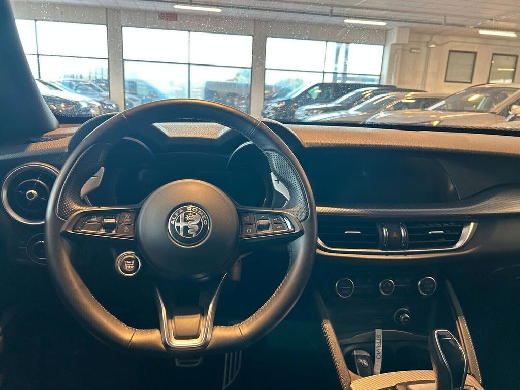 Alfa Romeo Stelvio 2024