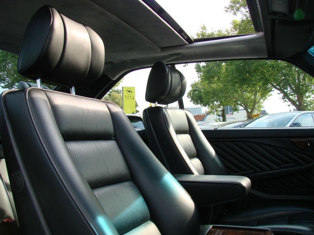 Mercedes-Benz 560 1990