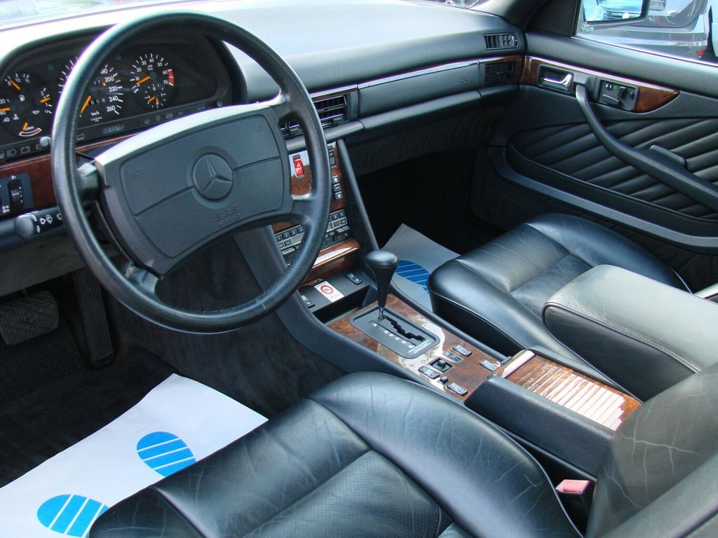 Mercedes-Benz 560 1990