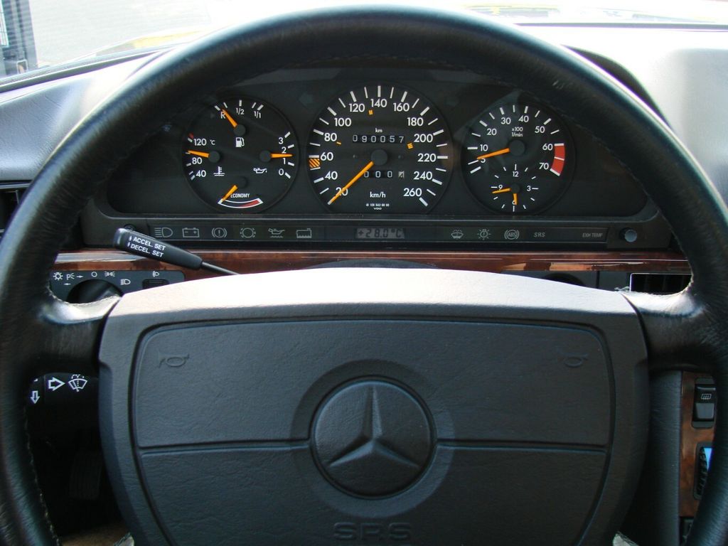 Mercedes-Benz 560 1990