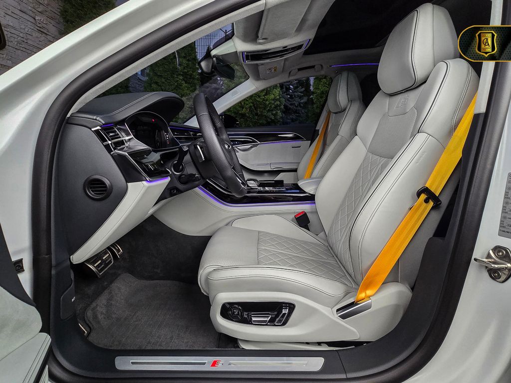 Audi S8 2023