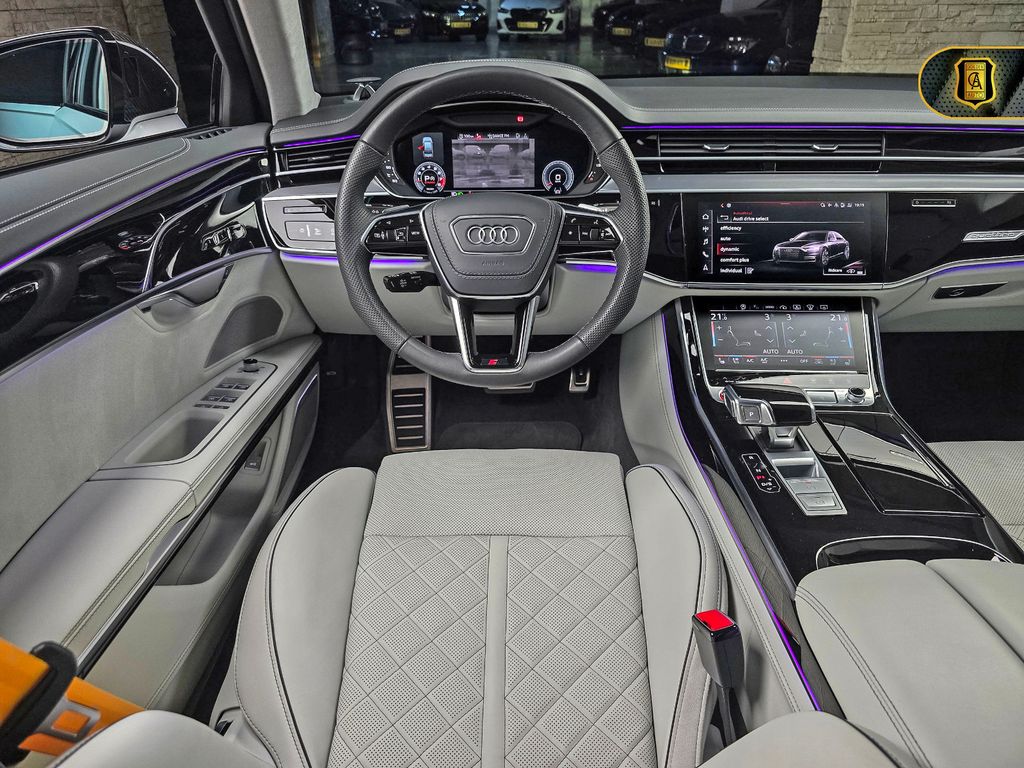 Audi S8 2023