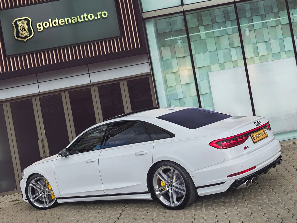 Audi S8 2023