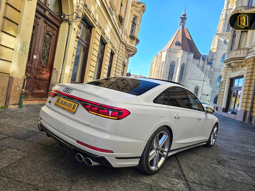 Audi S8 2023