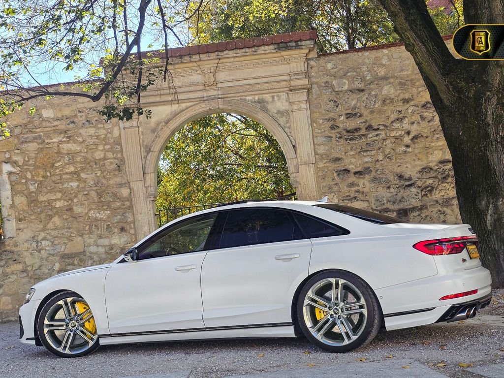 Audi S8 2023