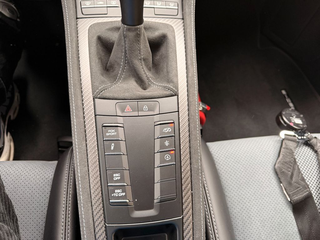 Porsche Cayman 2024