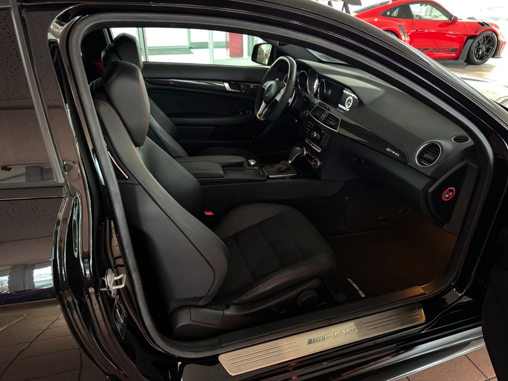 Mercedes-Benz C 63 AMG 2012