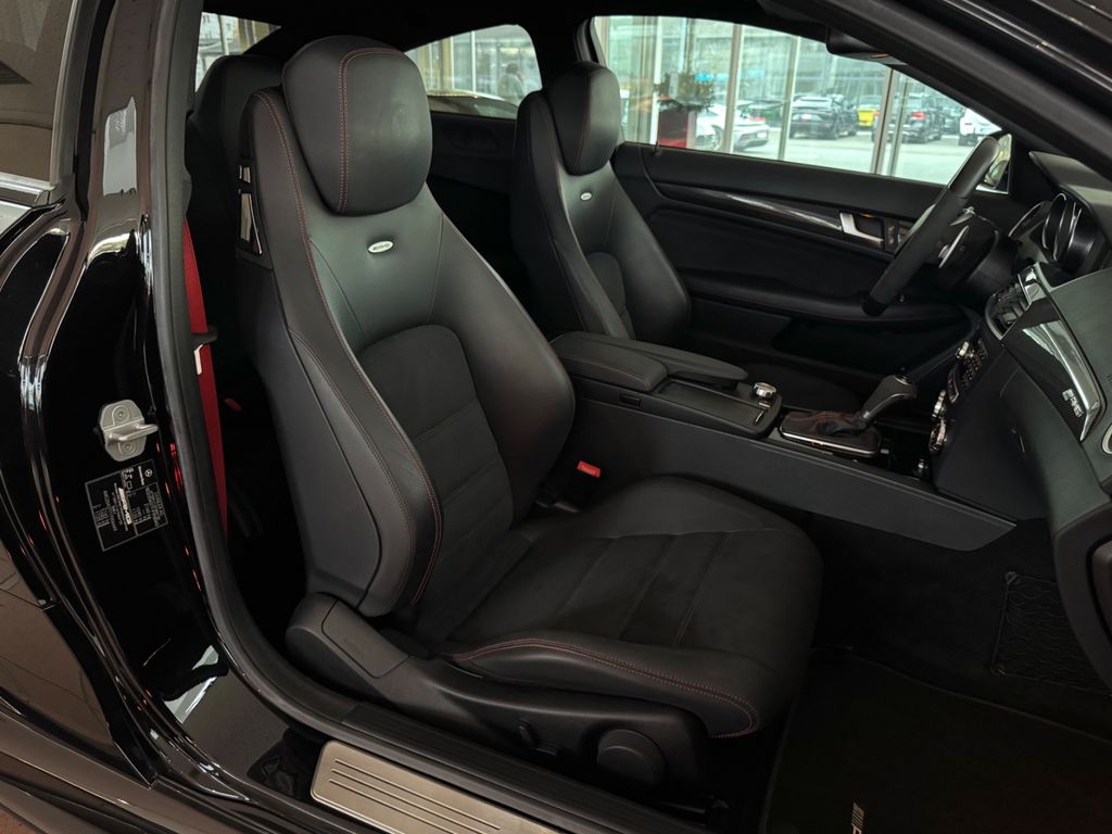 Mercedes-Benz C 63 AMG 2012