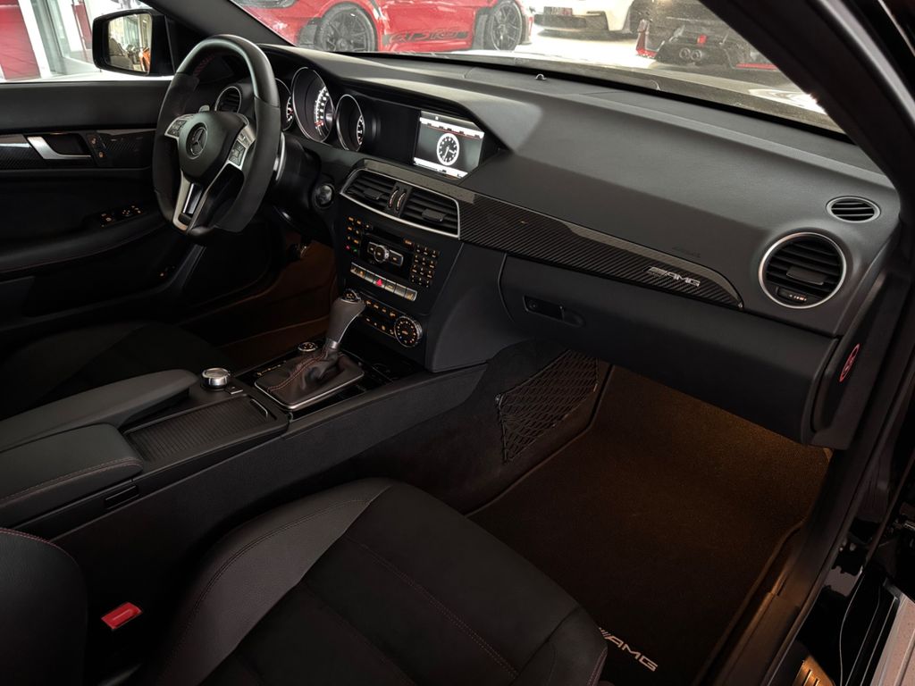 Mercedes-Benz C 63 AMG 2012